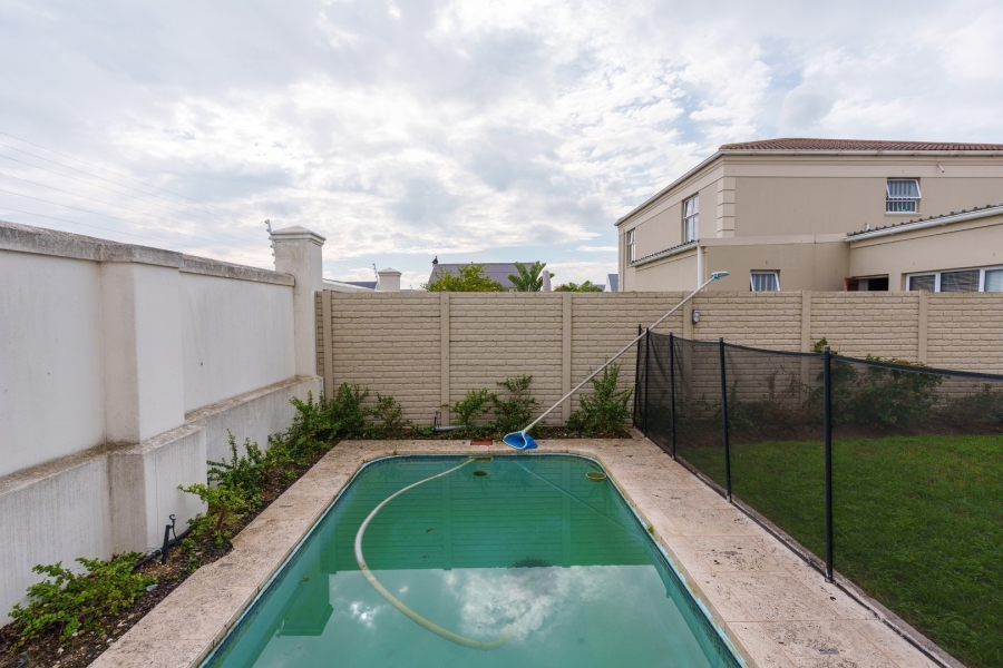 2 Bedroom Property for Sale in Royal Ascot Western Cape